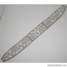 Load image into Gallery viewer, Whispers in White Clutch Purses