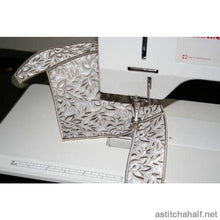 Load image into Gallery viewer, Whispers in White Clutch Purses