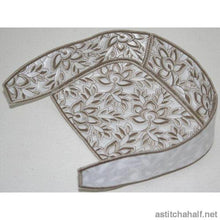 Load image into Gallery viewer, Whispers in White Clutch Purses